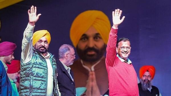 <div class="paragraphs"><p>Punjab CM Bhagwant Mann and AAP party convener Arvind Kejriwal.</p></div>