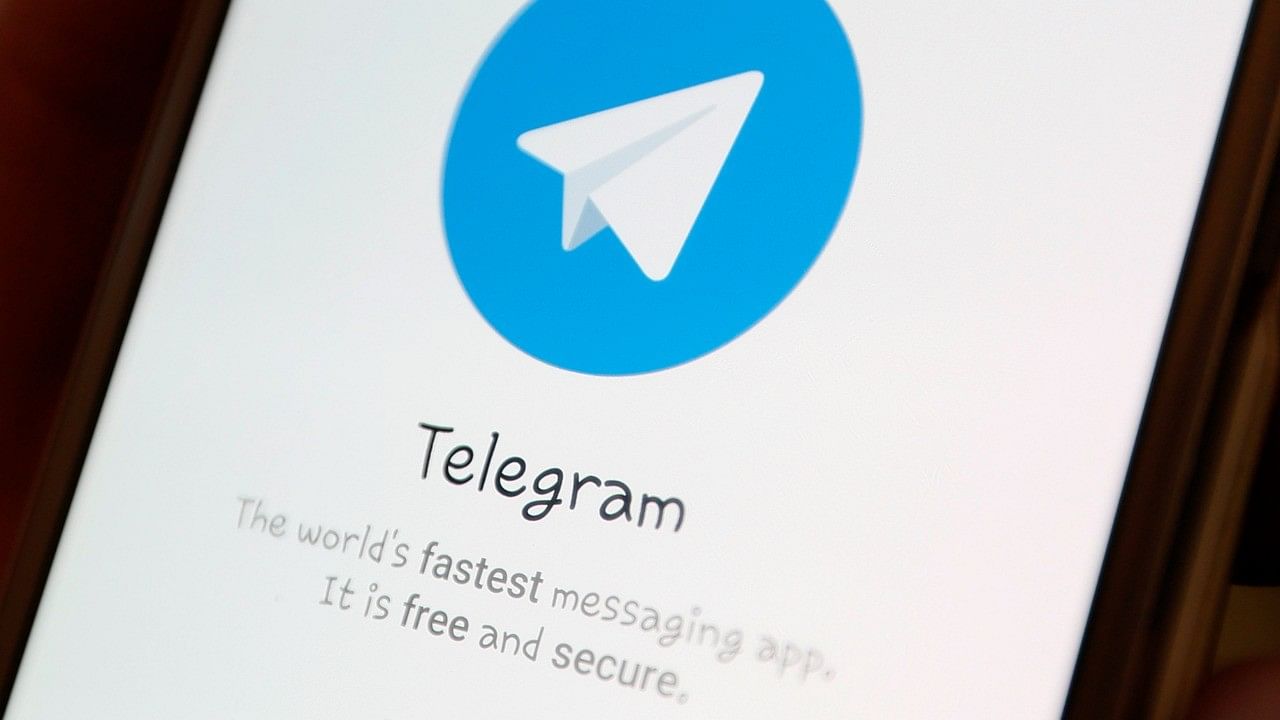 <div class="paragraphs"><p>The Telegram logo.</p></div>