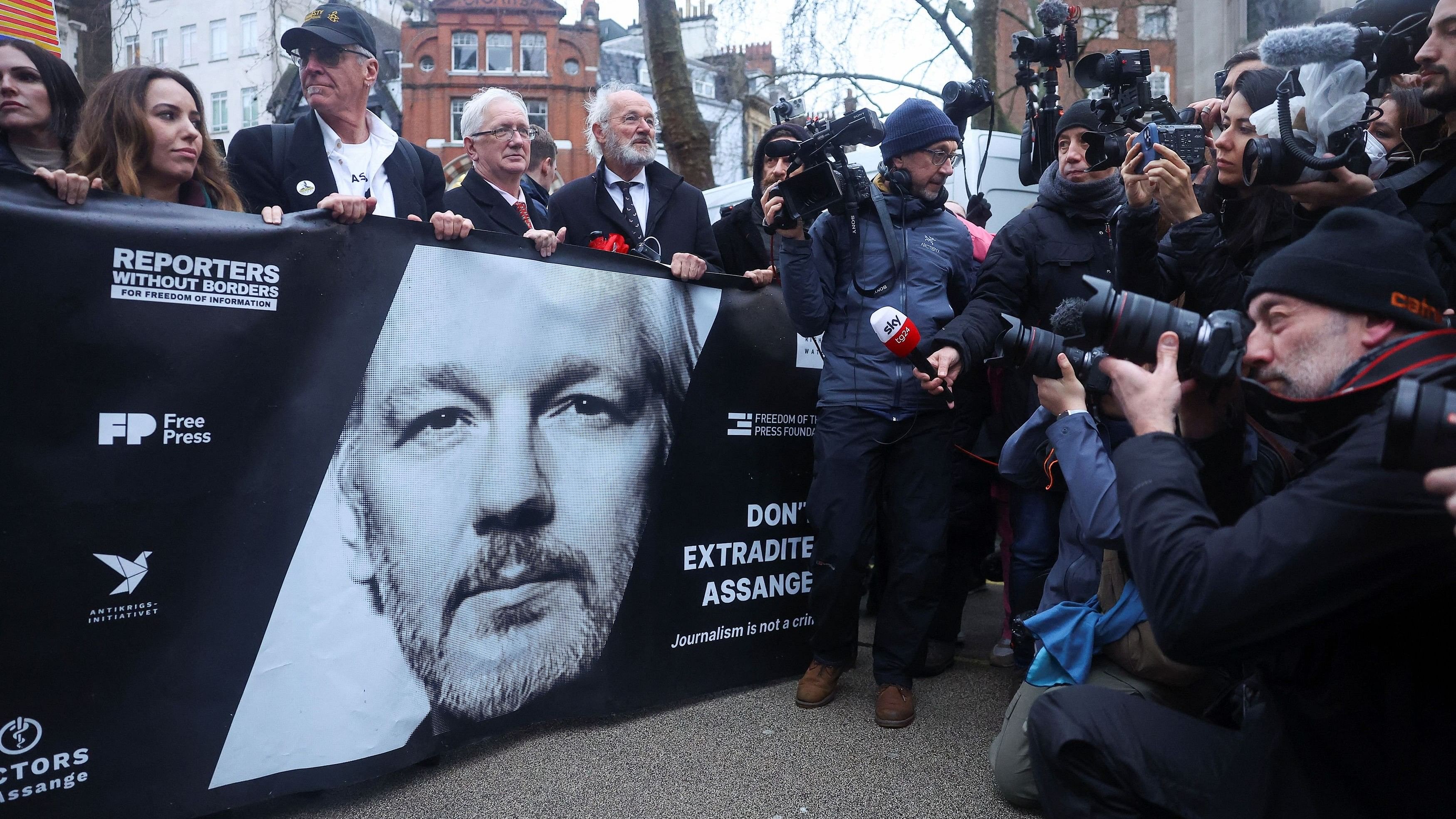 <div class="paragraphs"><p>Stella Assange, the wife of WikiLeaks founder Julian Assange along with supporters of Julian Assange.</p></div>