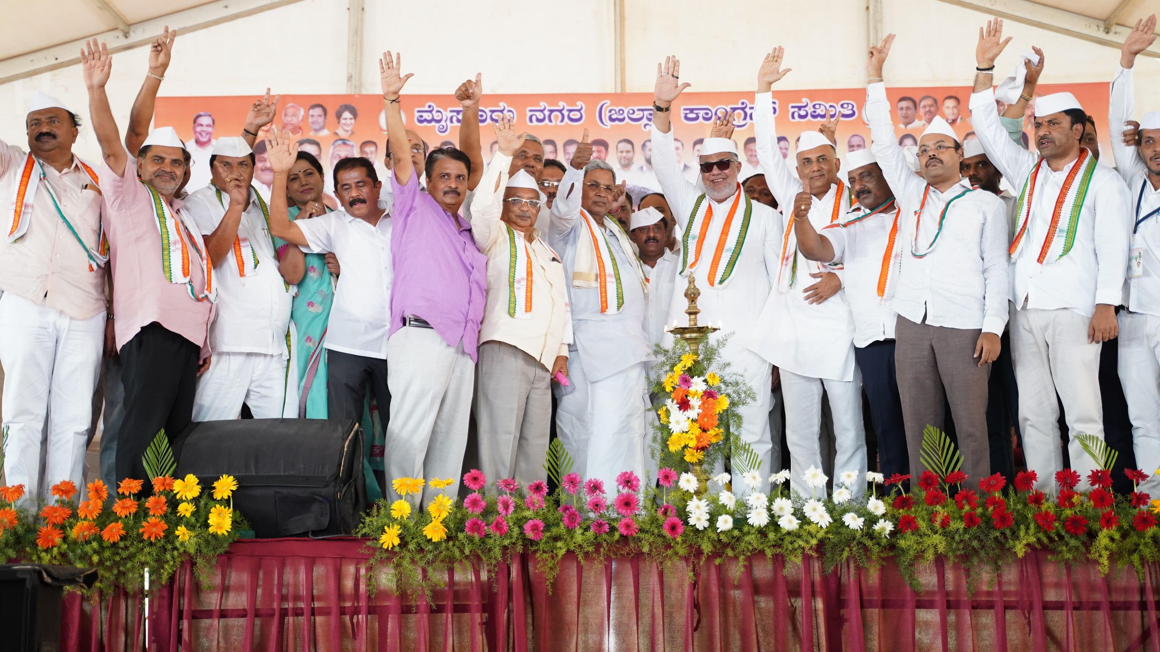 <div class="paragraphs"><p>Several BJP and JD(S) leaders joined the Congress, in the presence of Chief Minister Siddaramaiah, in Mysuru, on Wednesday, March 27.</p></div>