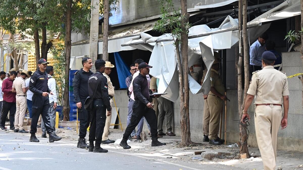 <div class="paragraphs"><p>The team Of NSG Commandos collecting samples at the blast Site of Rameshwaram Cafe at Whitefield in Bengaluru.</p></div>