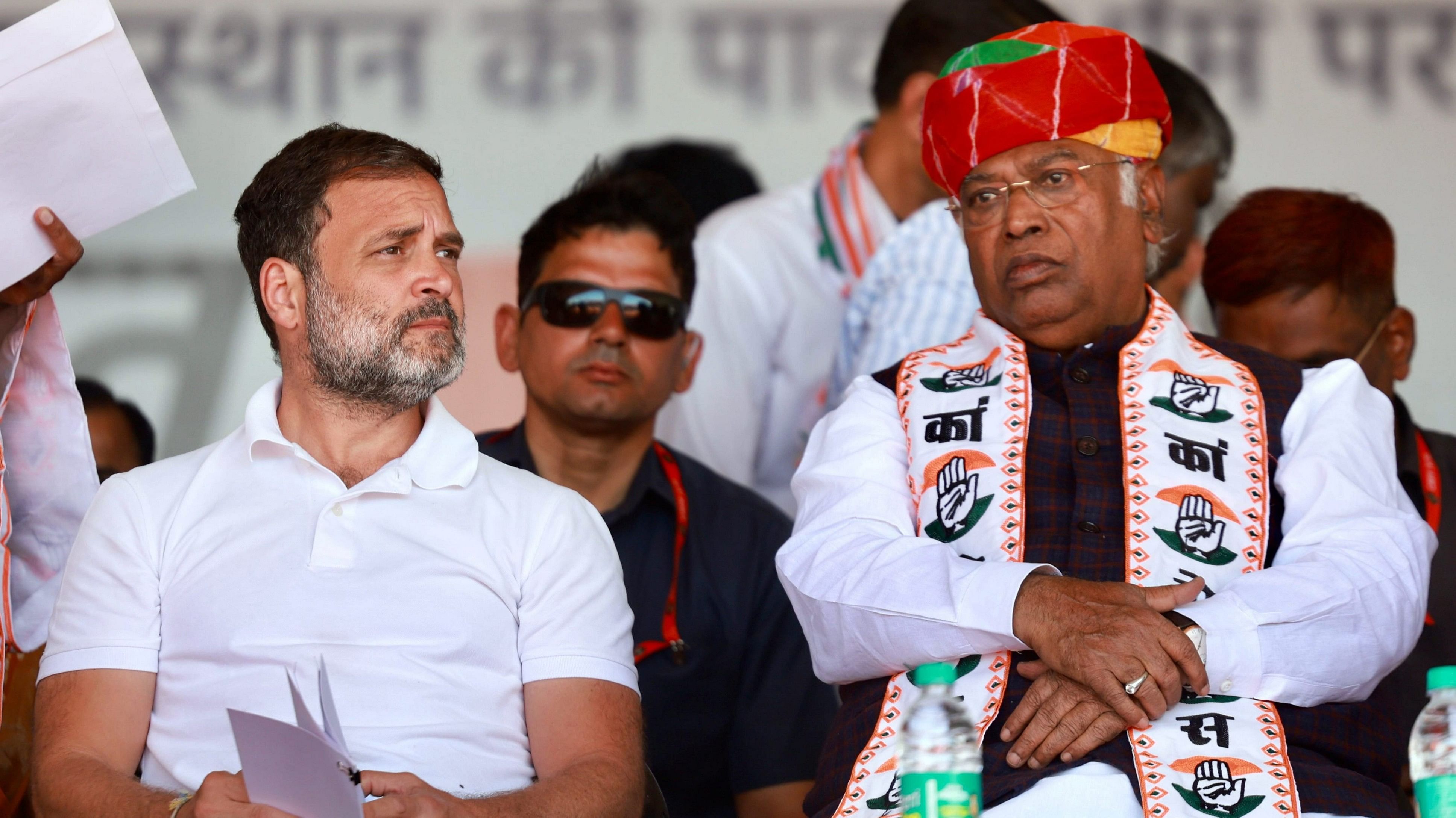 <div class="paragraphs"><p> Congress President Mallikarjun Kharge with party leader Rahul Gandhi </p></div>