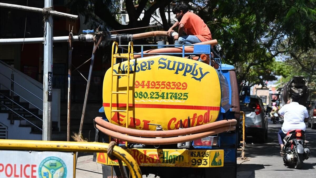 <div class="paragraphs"><p>Bore well water filling to the water tanker at RMV 2nd stage in Bengaluru</p></div>