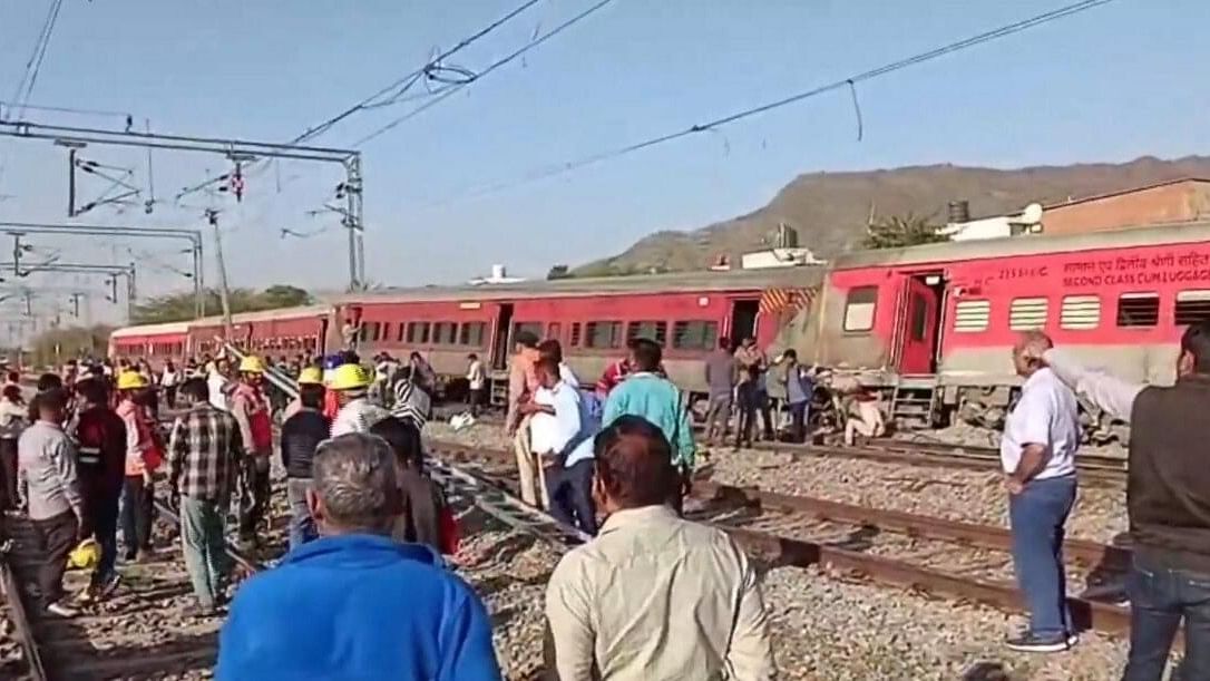 <div class="paragraphs"><p>Coaches of Sabarmati-Agra superfast train derail.</p></div>