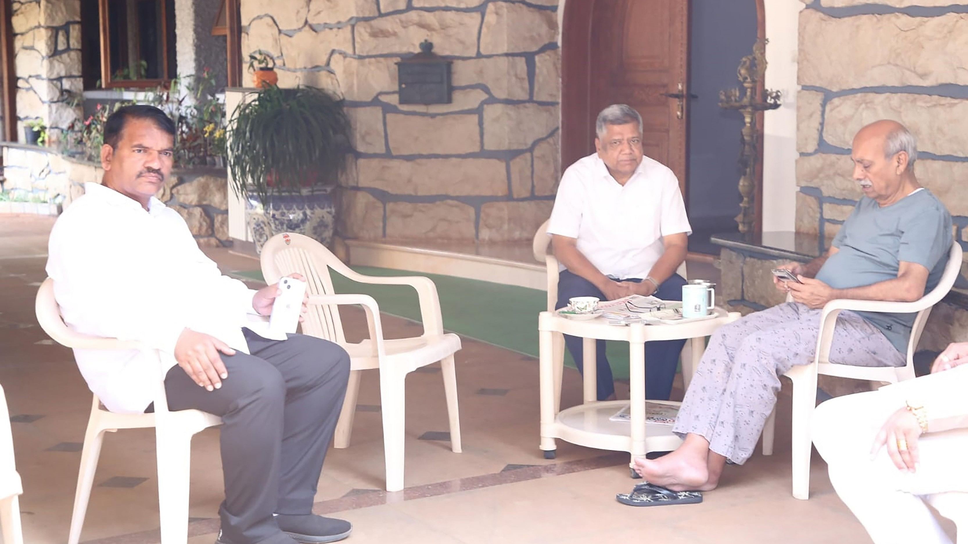 <div class="paragraphs"><p>Jagadish Shettar, the BJP nominee for Belgaum parliamentary segment, meets former Rajya Sabha member and KLE Society chairman Prabhakar Kore at the latter's residence in Belagavi on Sunday. BJP state vice-president Anil Benake is also seen.</p></div>