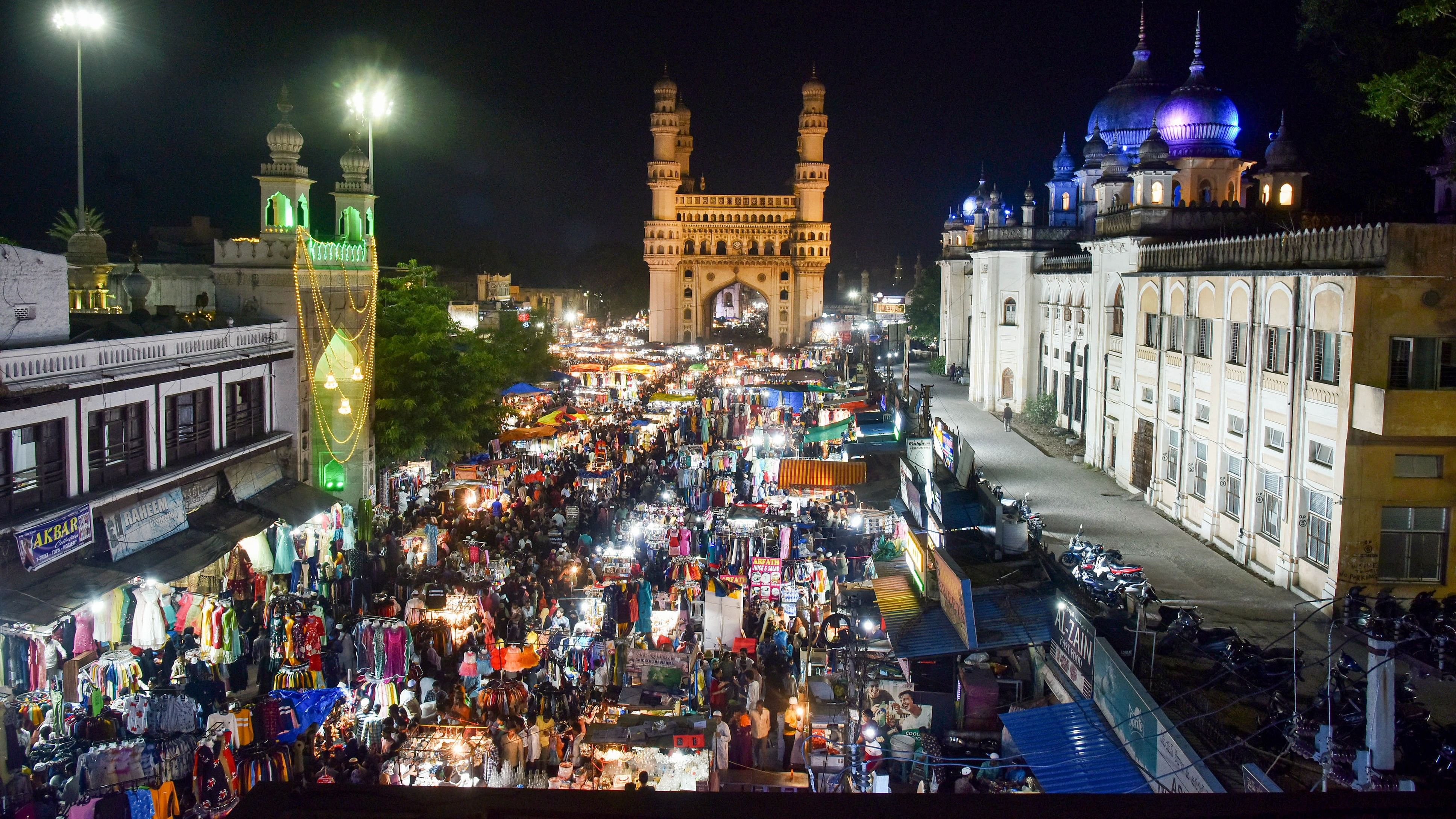 <div class="paragraphs"><p>Muslim devotees visit a market area near the Charminar during the holy month of Ramzan, in Hyderabad, Saturday, April 23, 2022. </p></div>