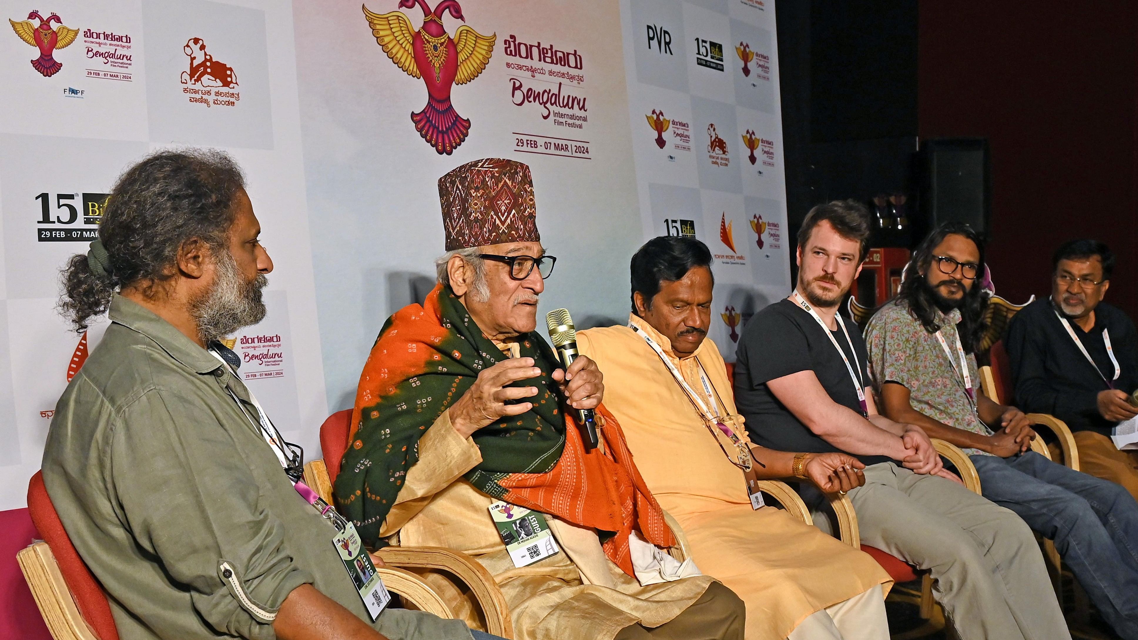 <div class="paragraphs"><p>(From left) Director Sunil Sukthankar, producer-actor Mohan Agashe, filmmaker T S Nagabharana,&nbsp; German film editor Kai Eiermann, editor Saman Sujeeva and Director P Sheshadri take part in an interactive session at the 15th Bengaluru International Film Festival on Tuesday. </p></div>