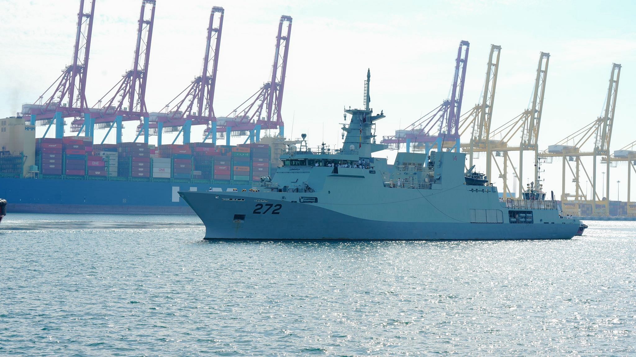 <div class="paragraphs"><p>The arrival of warships to Hamad Port in preparation for the launch of&nbsp;DIMDEX-2024 activities.</p></div>