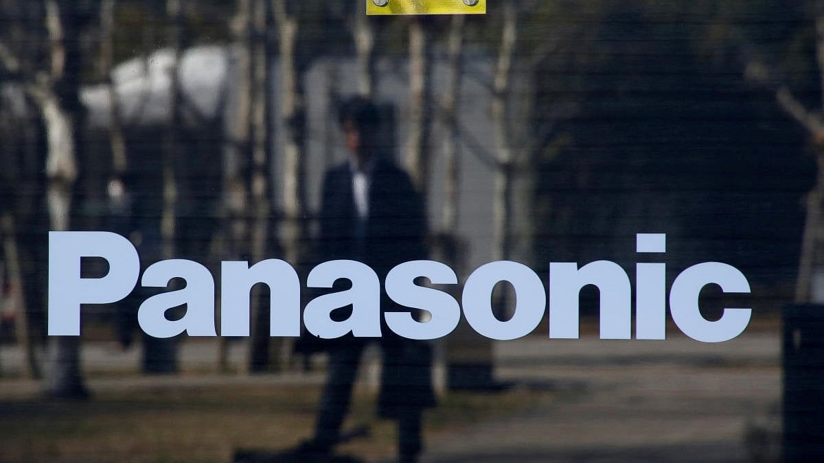 <div class="paragraphs"><p>The&nbsp;Panasonic logo</p></div>