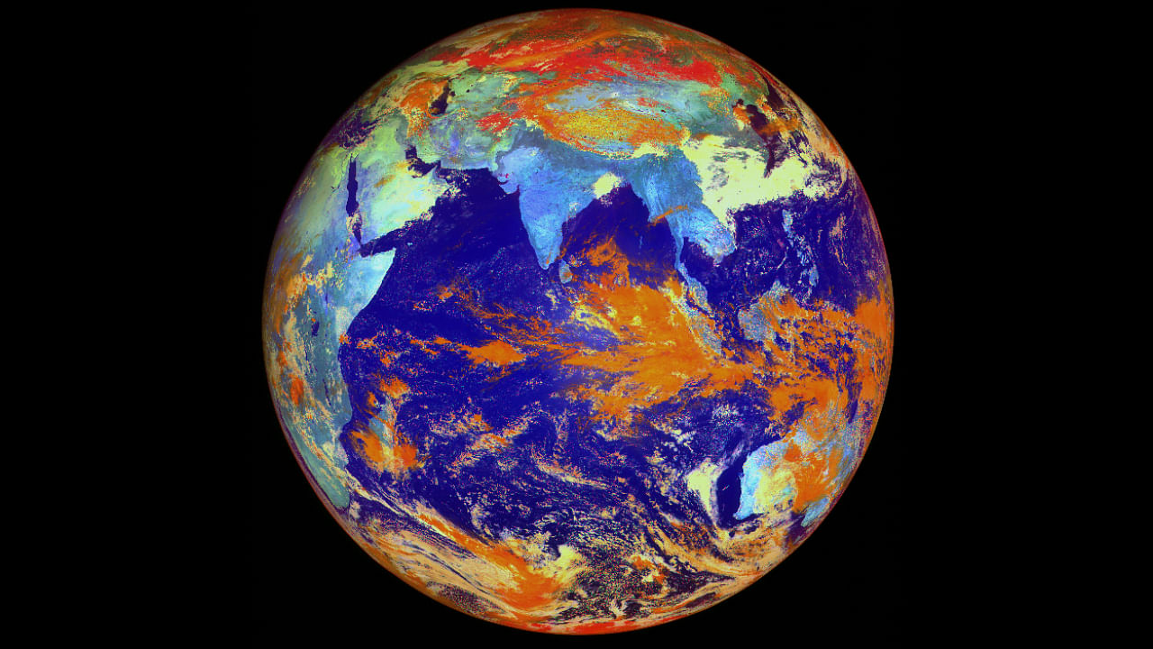 <div class="paragraphs"><p>The false colour composite from the INSAT-3DS imager: Red (visible), Green (Short Wave Infrared), Blue (Mild Infrared).</p></div>