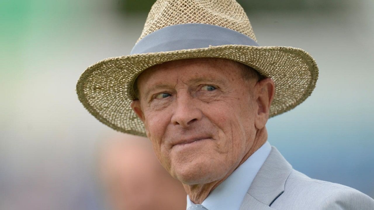 <div class="paragraphs"><p>Geoffrey Boycott. </p></div>