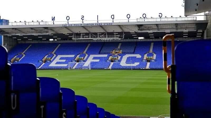 <div class="paragraphs"><p>View of the Everton stadium, Goodison Park.</p></div>