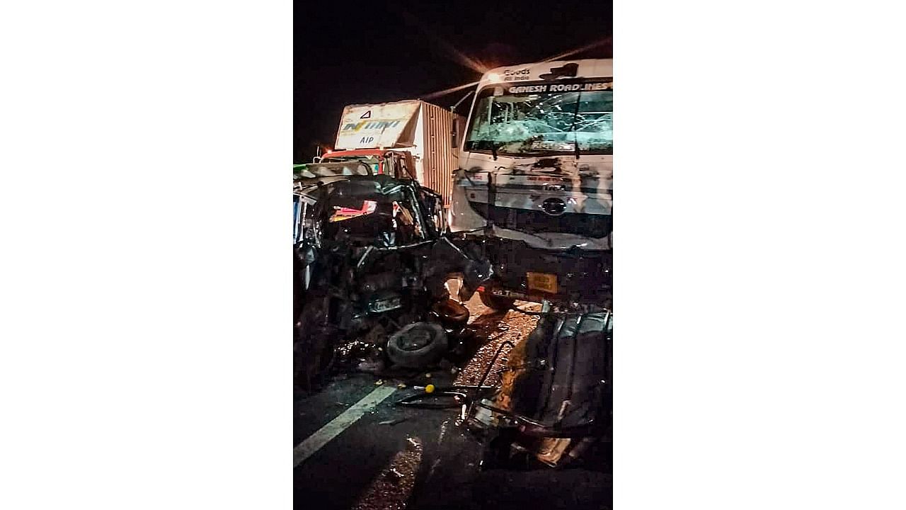 <div class="paragraphs"><p>Mangled remains of vehicles after a collision between a van and a trolley on NH 52 near Aklera town in Jhalawar district late Saturday night.</p></div>