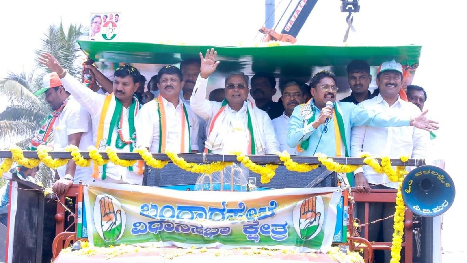 <div class="paragraphs"><p>Chief Minister Siddaramaiah takes out a roadshow in Bangarpet of Kolar district on Sunday. </p></div>
