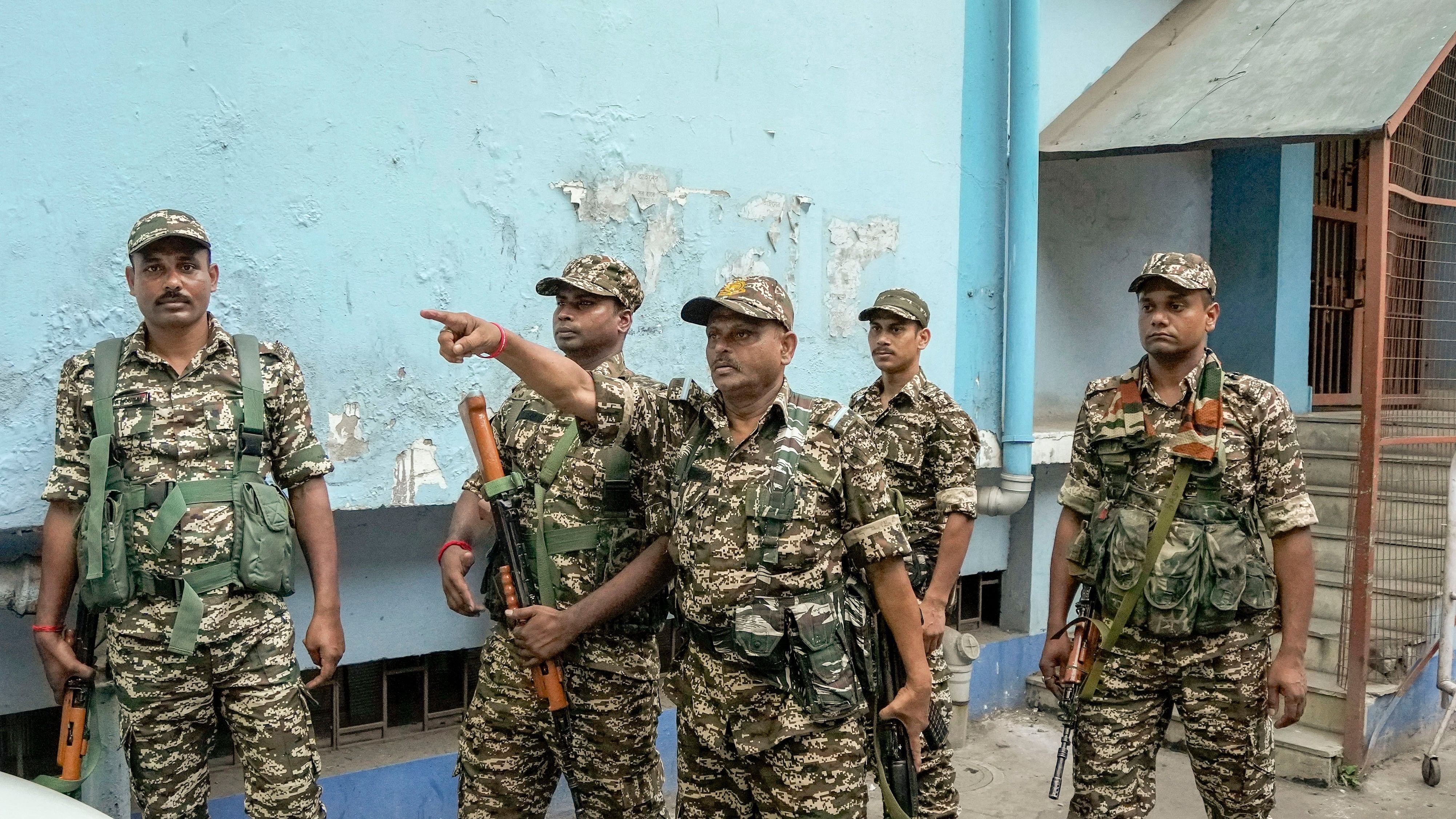 <div class="paragraphs"><p>Security personnel deployed outside a court where National Investigation Agency (NIA) officials produced men arrested in the 2022 Bhupatinagar blast case, in Kolkata, Saturday, April 6, 2024. </p></div>