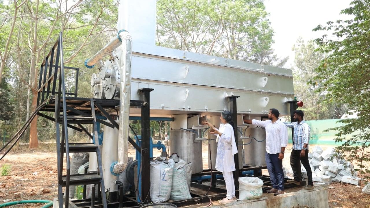 <div class="paragraphs"><p>The pyrolysis unit at the University of Agricultural Sciences, GKVK. </p></div>