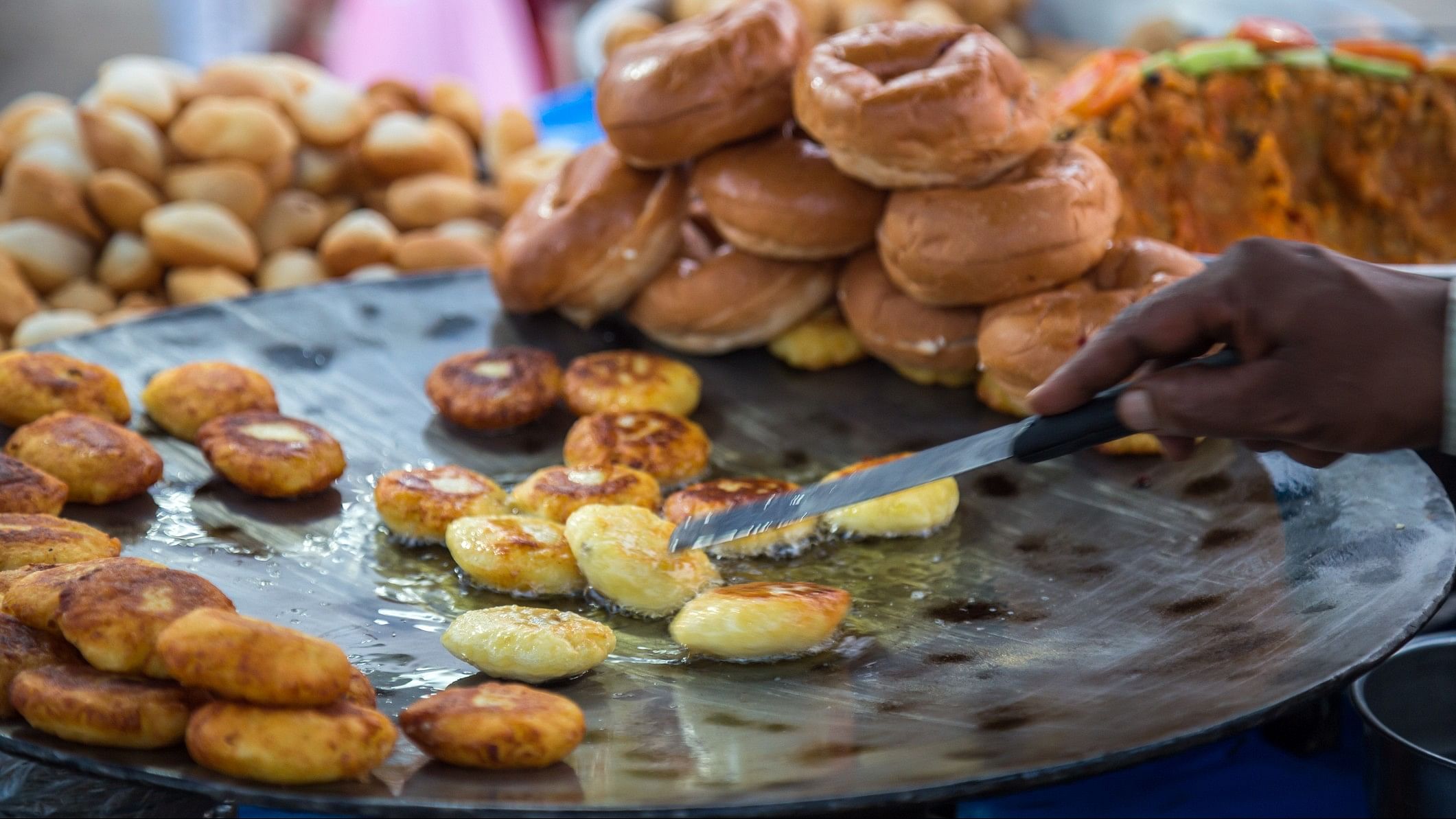 <div class="paragraphs"><p>Representative image of a street food stall.</p></div>