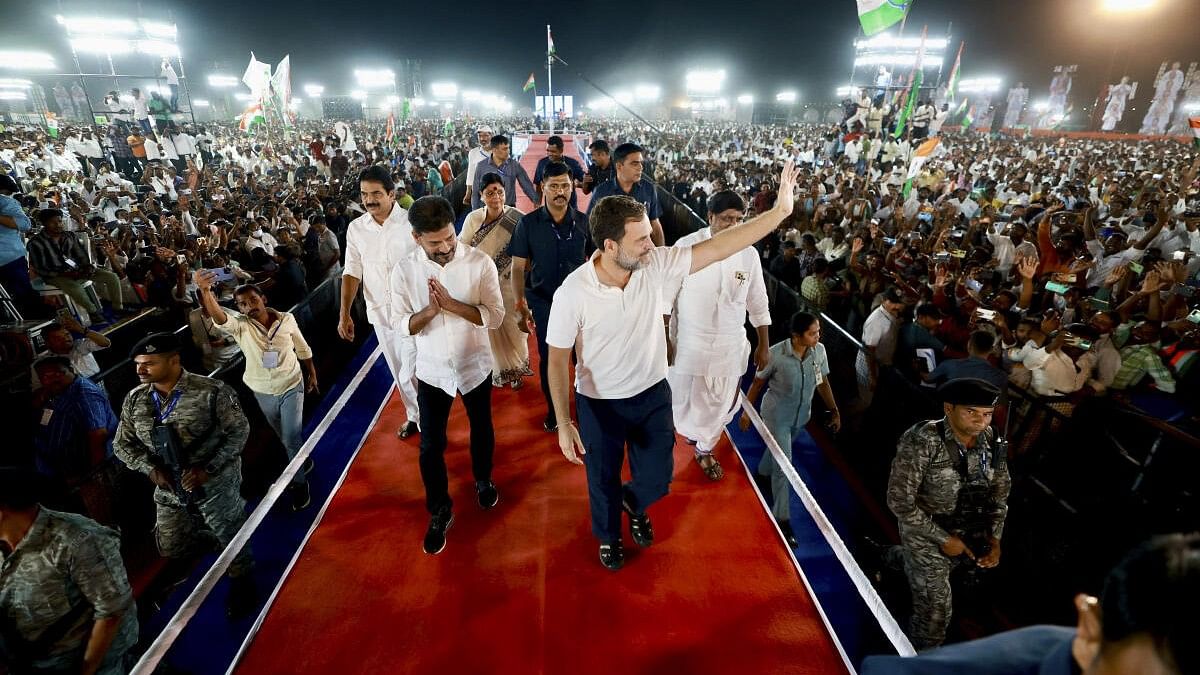 <div class="paragraphs"><p>Congress leader Rahul Gandhi with Telangana Chief Minister Revanth Reddy, party leader KC Venugopal and others during a public meeting (Jana Jatara), ahead of the upcoming Lok Sabha election,Rangareddy, Saturday, April 6, 2024.</p></div>