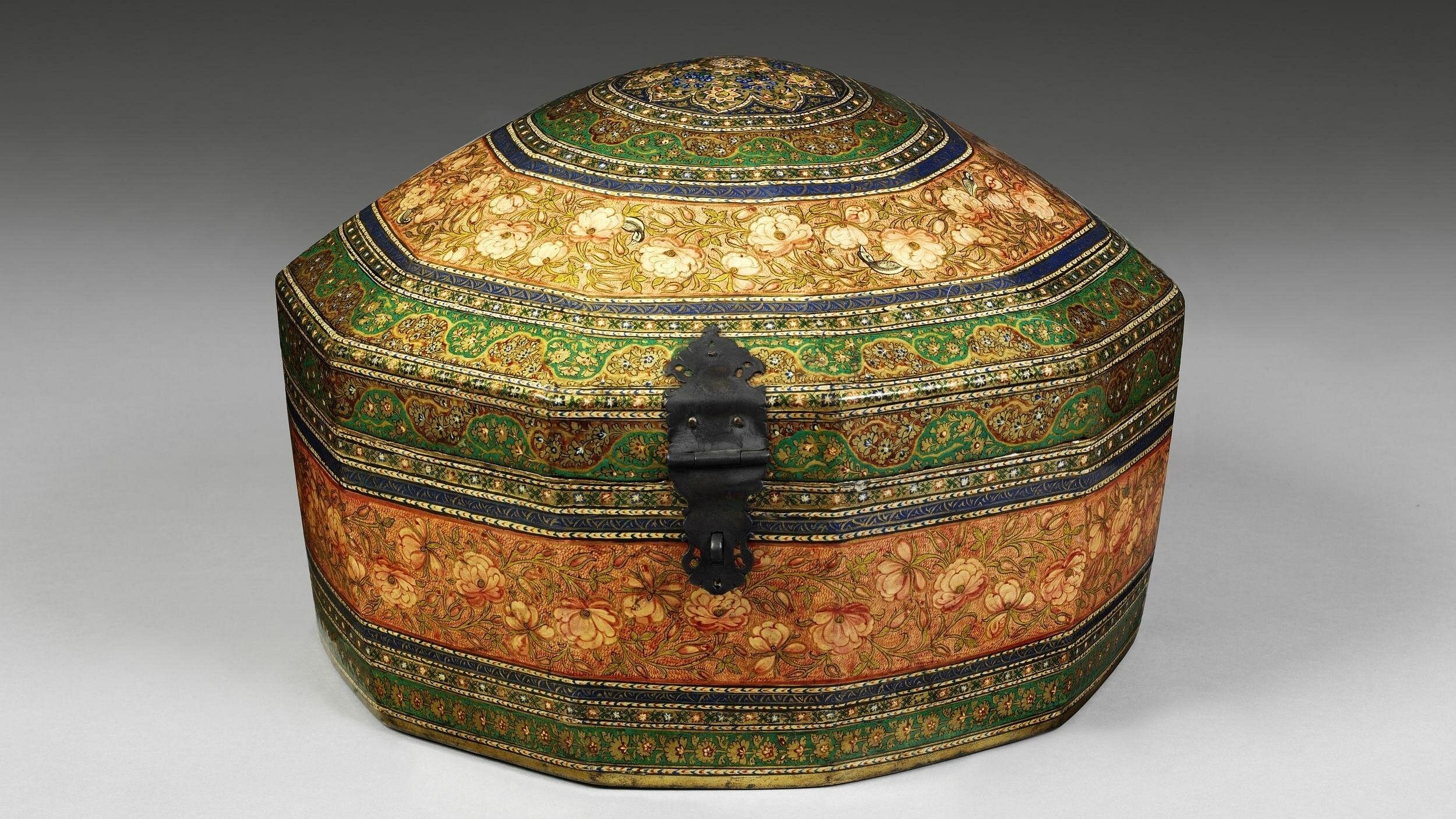 <div class="paragraphs"><p>Papier-mache box, Kashmiri (1850)  </p></div>