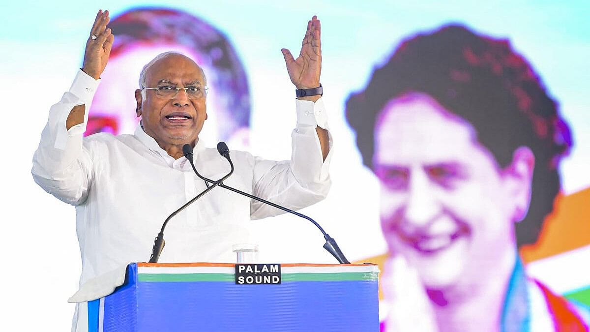 <div class="paragraphs"><p>Congress chief Mallikarjun Kharge has flayed the RSS for politicising Sainik Schools.</p></div>