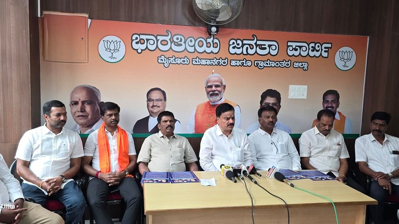 <div class="paragraphs"><p>Former chairman of Jungle Lodges and Resorts M Appanna addresses media persons, in Mysuru, on Friday. Jayaprakash Chikkanna, ex-Mayor Shivakumar, ex-MLC Siddaraju and Mysuru Chamarajanagar Nayaka Association president M Ramachandra are seen. </p></div>