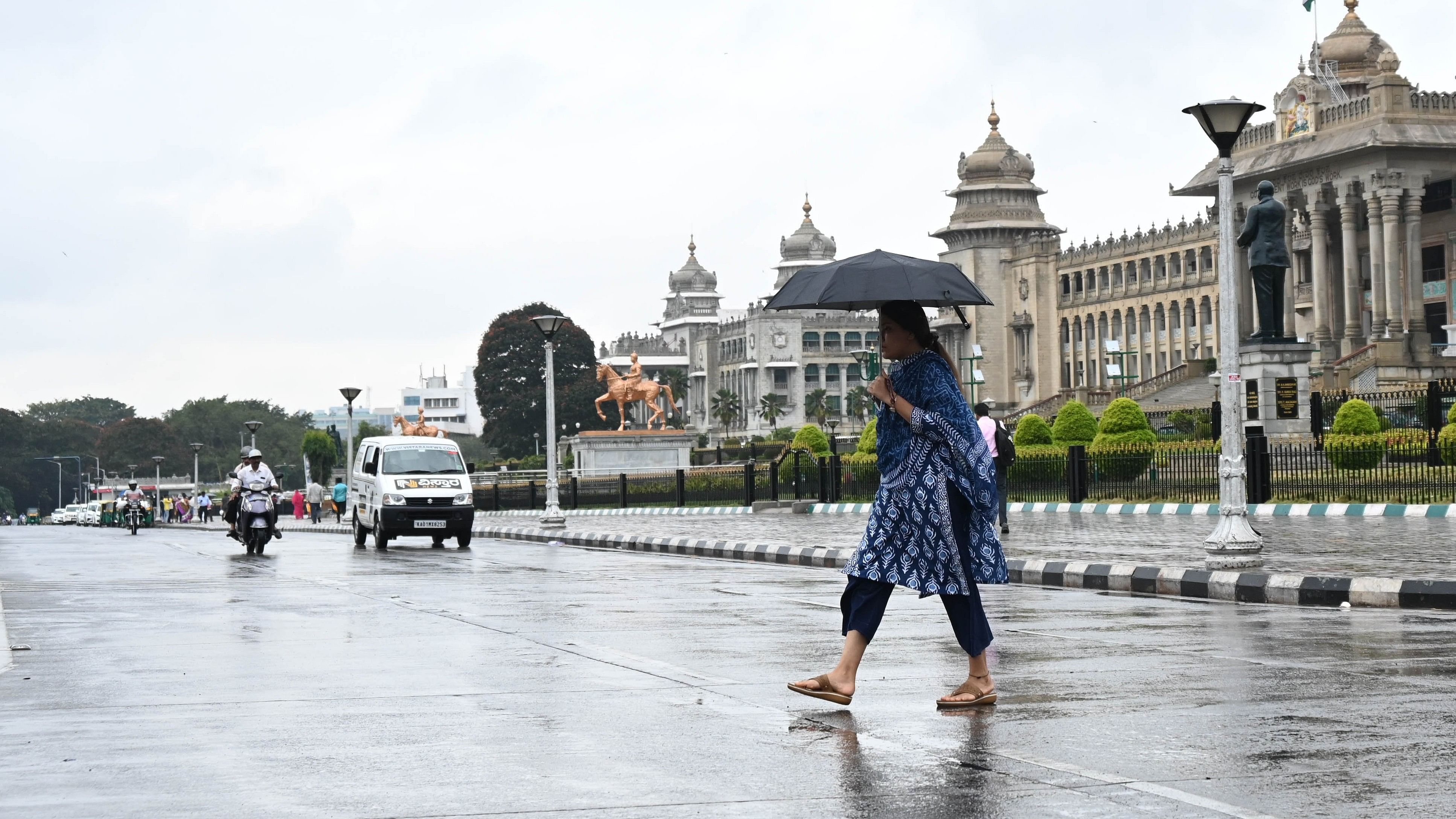 <div class="paragraphs"><p>Bengaluru city will remain cloudy with a light sprinkle of rain on Tuesday. </p></div>