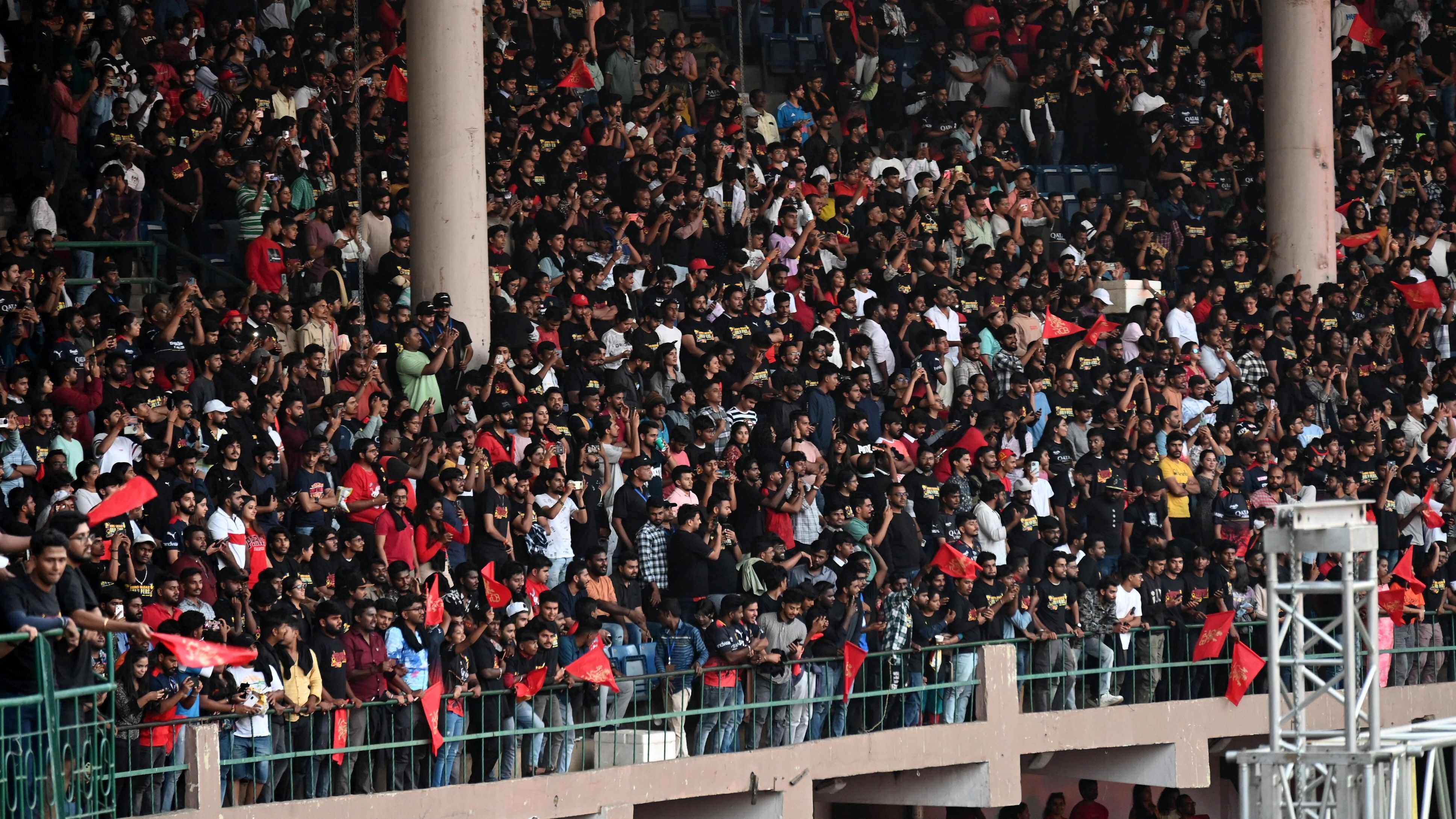 <div class="paragraphs"><p>Fans at the M Chinnaswamy stadium in Bengaluru. </p></div>