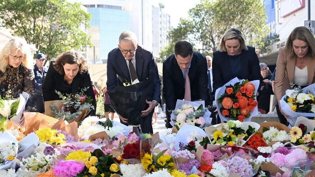 <div class="paragraphs"><p>Australian PM Anthony Albanese and New South Wales Premier Chris Minns join other politicians as they lay flowers at the scene of Saturday's mass stabbing at Bondi Junction, Sydney.&nbsp;</p></div>