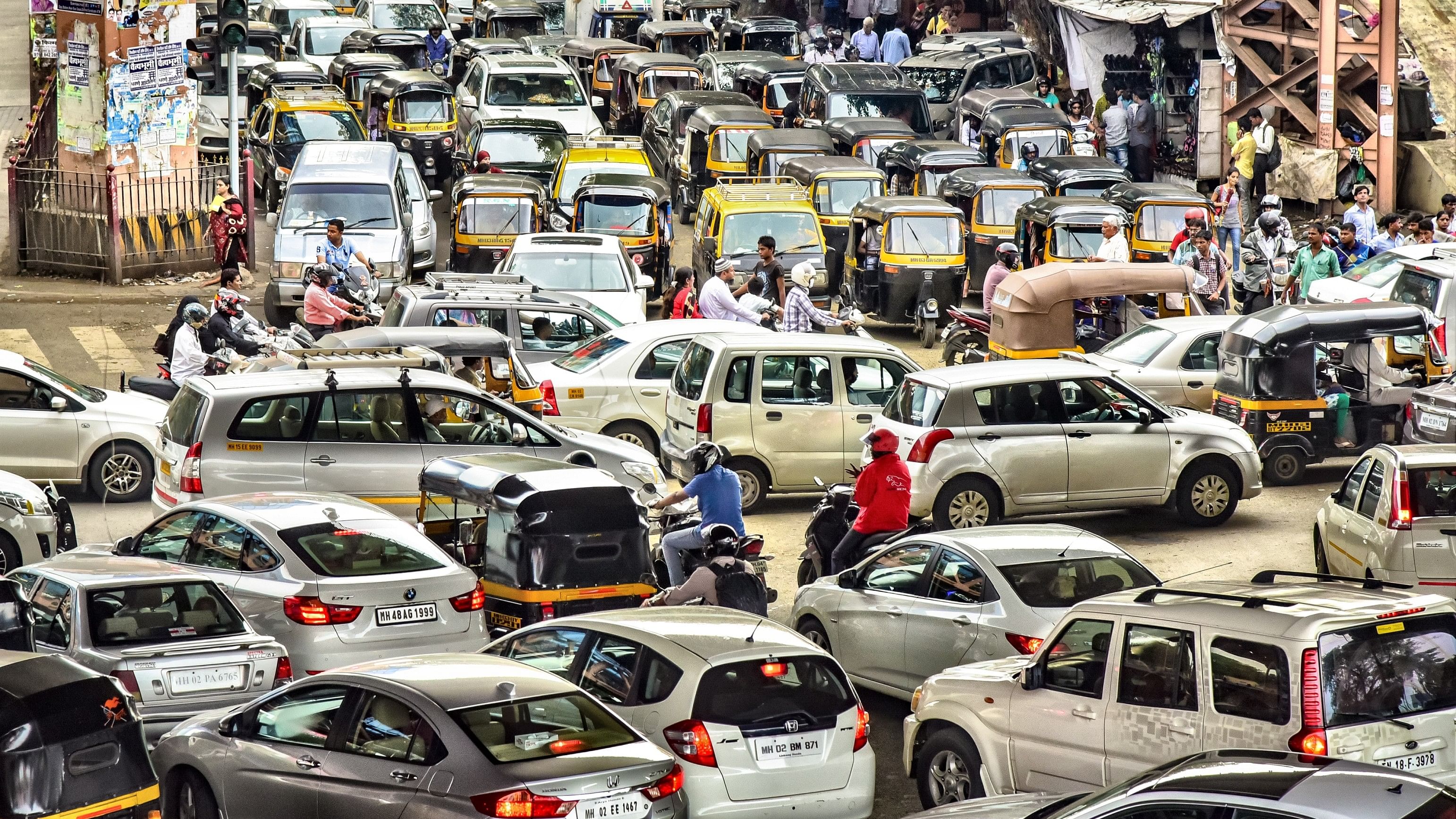 <div class="paragraphs"><p>Representative image showing heavy traffic on roads.</p></div>