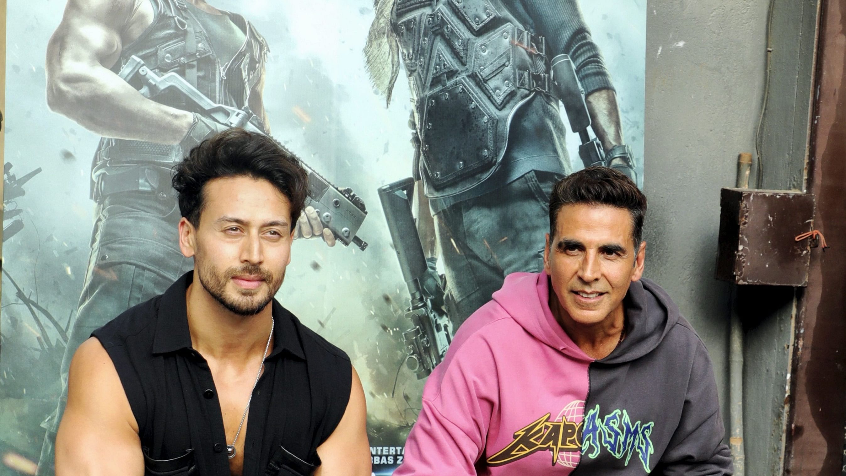 <div class="paragraphs"><p>Bollywood actors Akshay Kumar and Tiger Shroff pose for photographs during promotion of the flim 'Bade Miyan Chote Miyan', in Mumbai, April 3, 2024. </p></div>