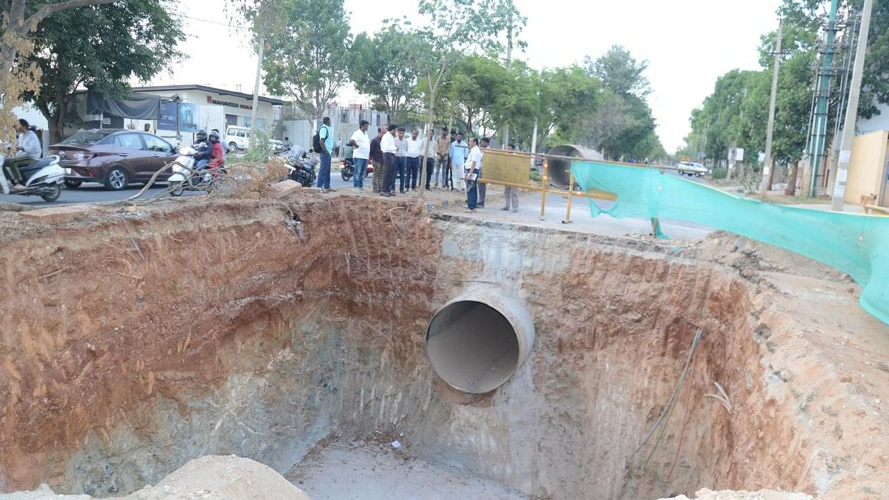 <div class="paragraphs"><p>The pit that was dug up near Kommaghatta Circle, southwest Bengaluru. SPECIAL ARRANGEMENT&nbsp;</p></div>