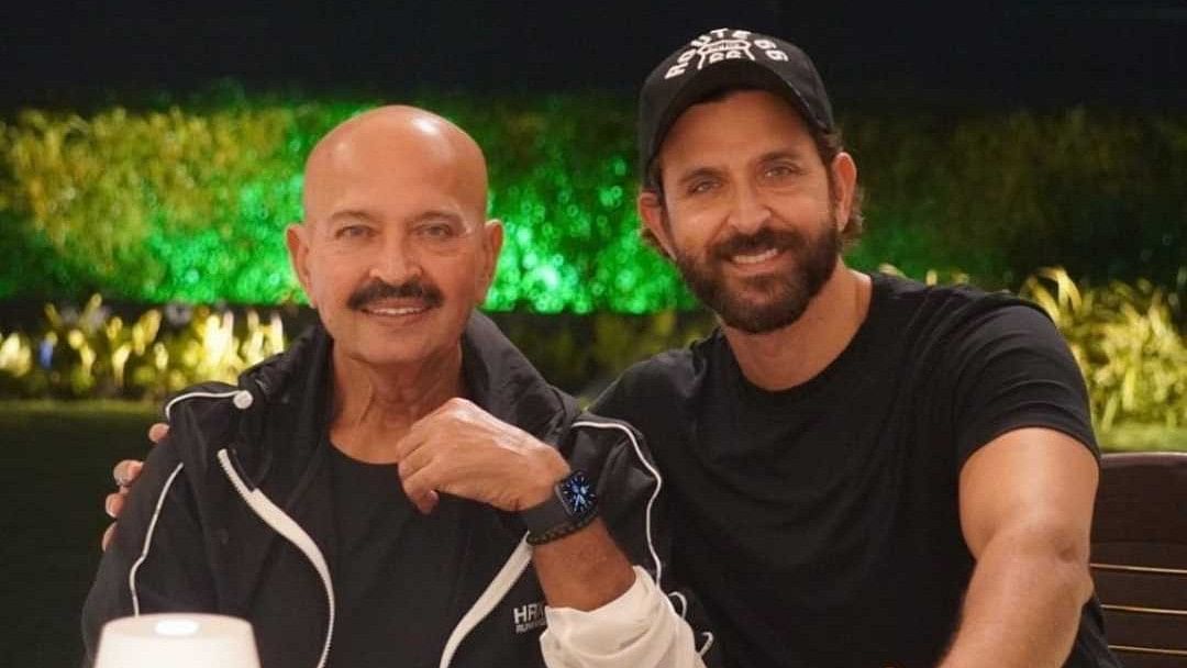 <div class="paragraphs"><p>Filmmaker Rakesh Roshan (L) with actor Hritik Roshan (R).</p></div>