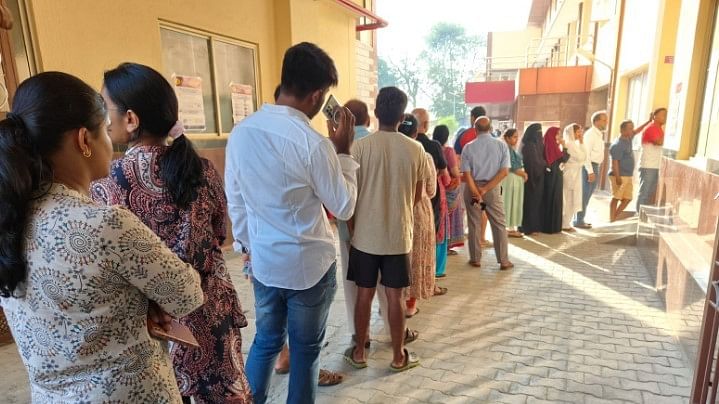 <div class="paragraphs"><p>People standing in queue for casting vote for Lok Sabha elections at Lakkasandra in Bengaluru. </p></div>