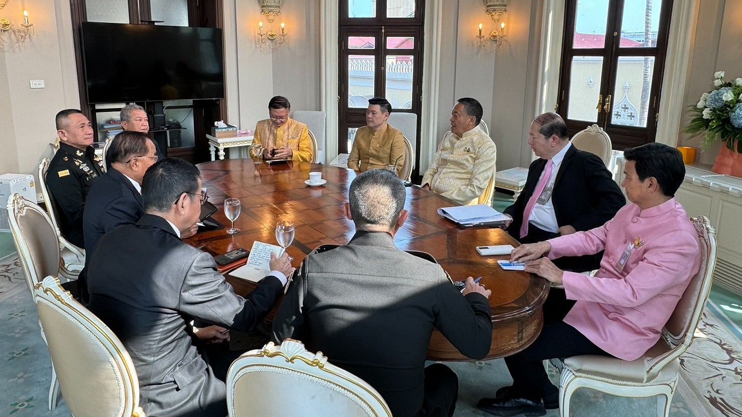 <div class="paragraphs"><p>Thailand Prime Minister&nbsp;Srettha Thavisin along with other Thai ministers held a meeting recently to discuss the situation in Myanmar.</p></div>