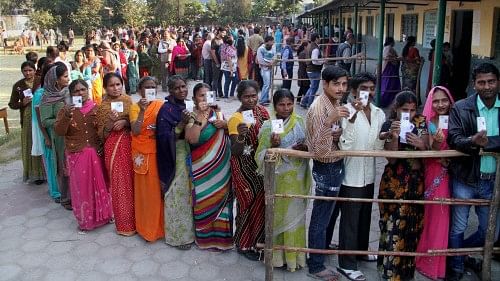 <div class="paragraphs"><p>File photo showing voters standing in a queue to cast their vote.</p></div>