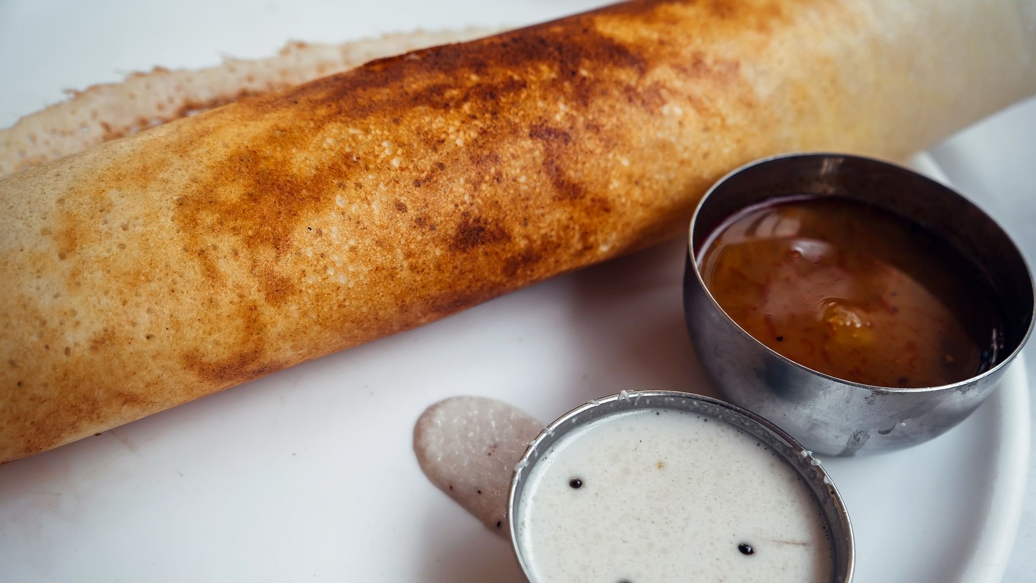 <div class="paragraphs"><p>Free dosas, laddu, coffee and other food items are being offered at discounted rates to those who vote in Bengaluru.&nbsp;</p></div>