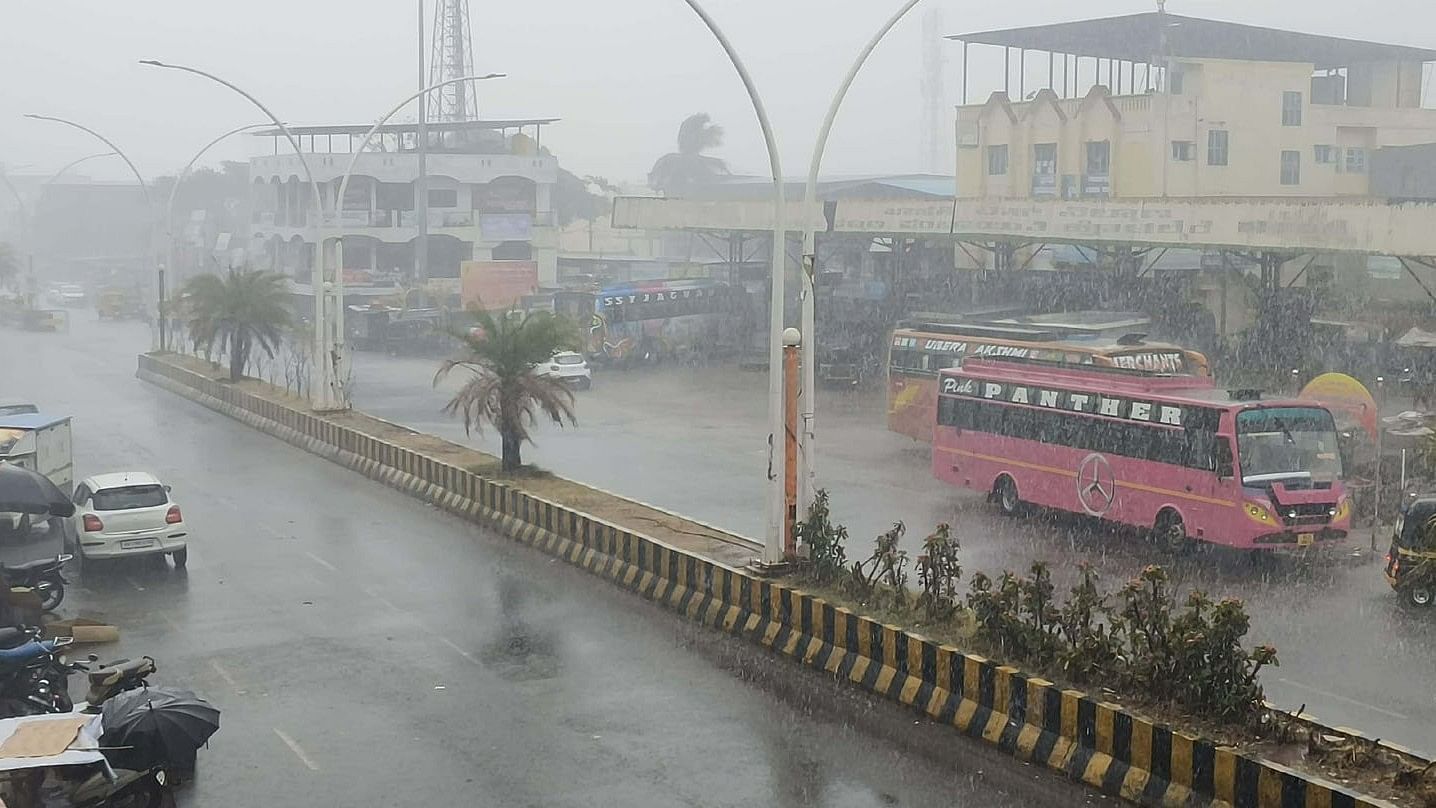 <div class="paragraphs"><p>Skies open up in Holalkere of Chitradurga district on Saturday noon.&nbsp;</p></div>