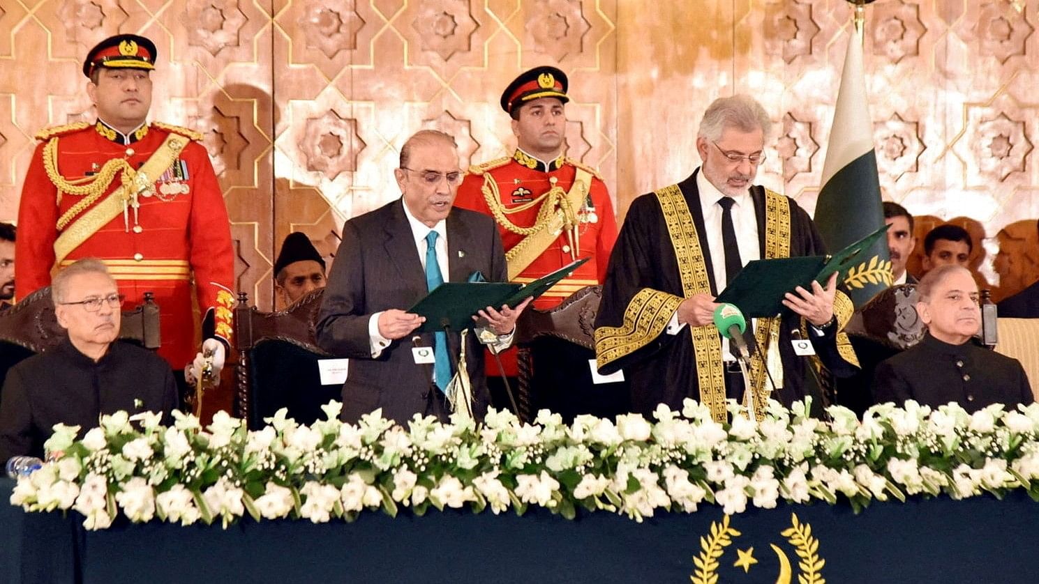 <div class="paragraphs"><p>File photo of&nbsp;Chief Justice of Pakistan Qazi Faez Isa, administering the oath of the office of the President of Pakistan to Asif Ali Zardari.</p></div>