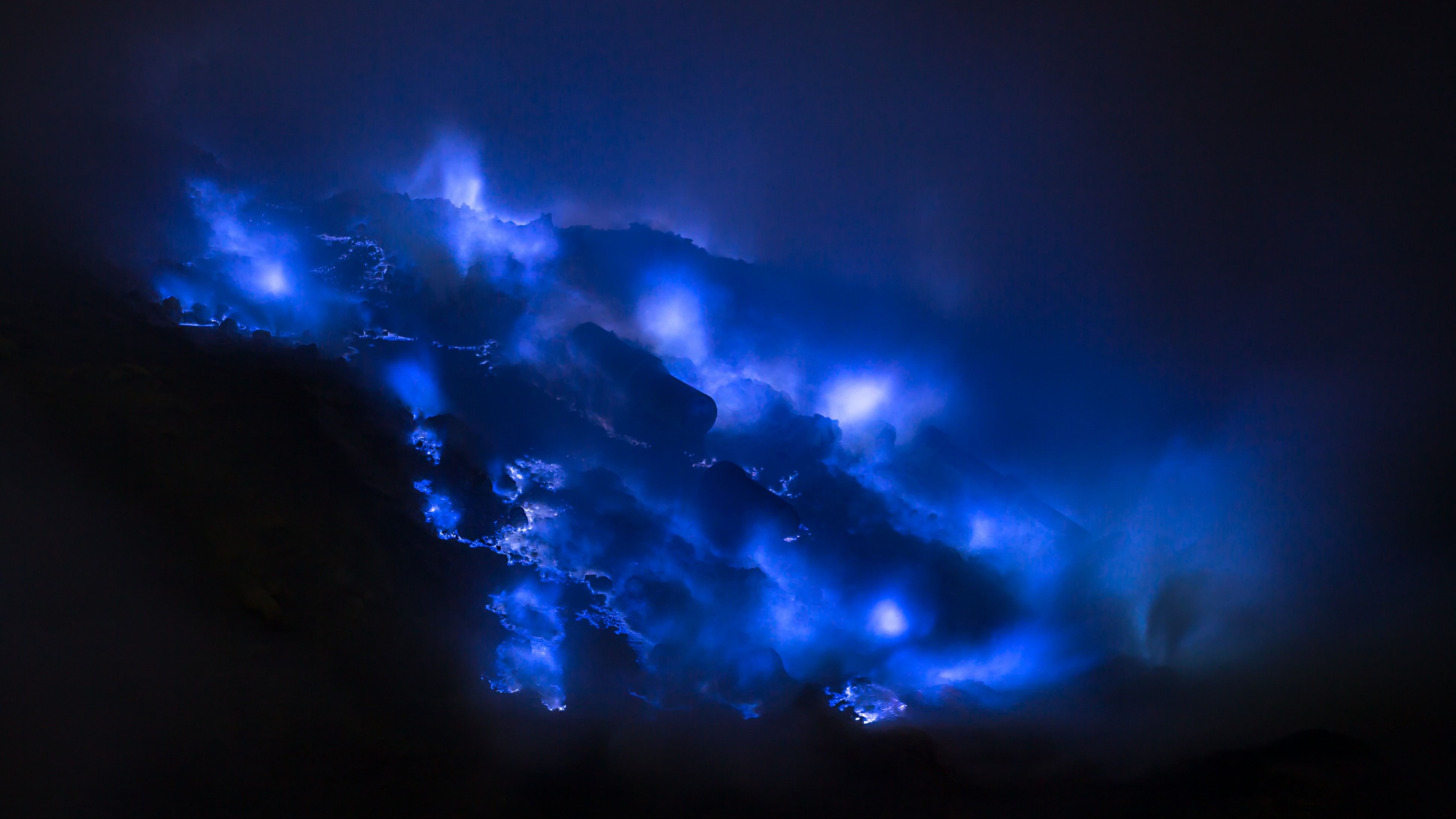 <div class="paragraphs"><p>Blue sulfur flames, Kawah Ijen volcano, East Java.</p></div>