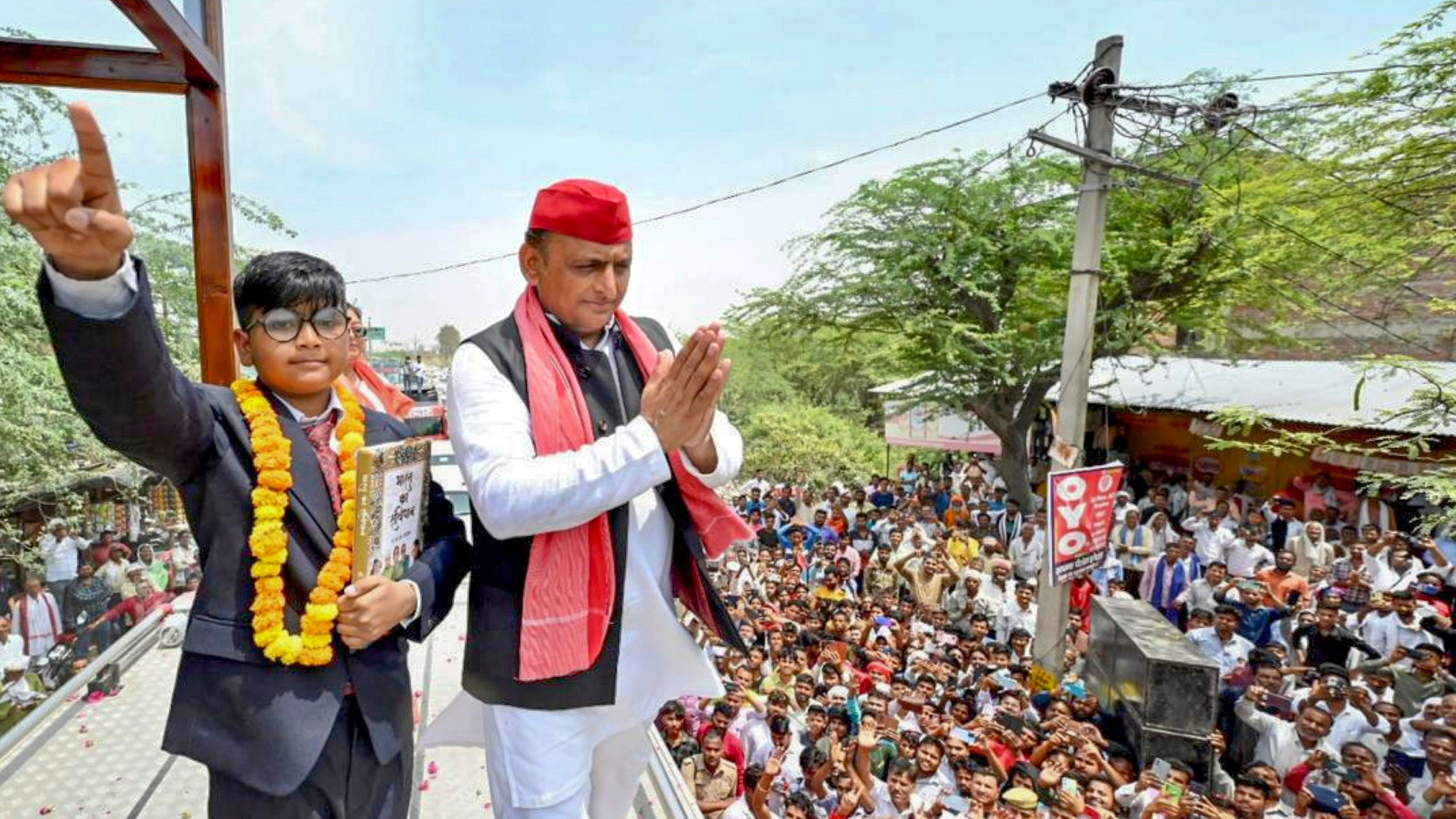 <div class="paragraphs"><p>Samajwadi Party chief and party candidate from Kannauj constituency Akhilesh Yadav during an election roadshow for the Lok Sabha elections. </p></div>