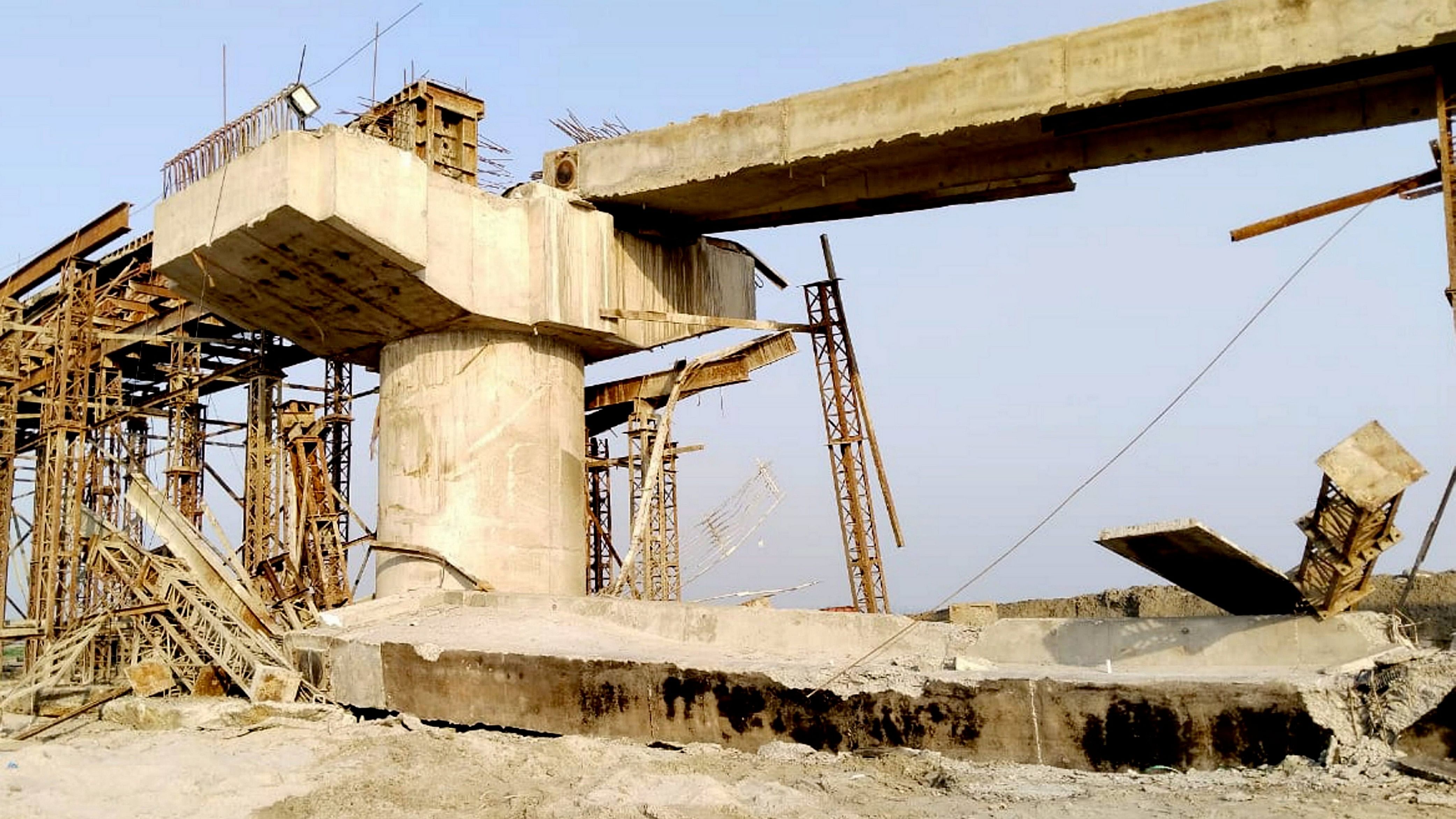 <div class="paragraphs"><p>Representational image of the collapse of an under-construction bridge.</p></div>