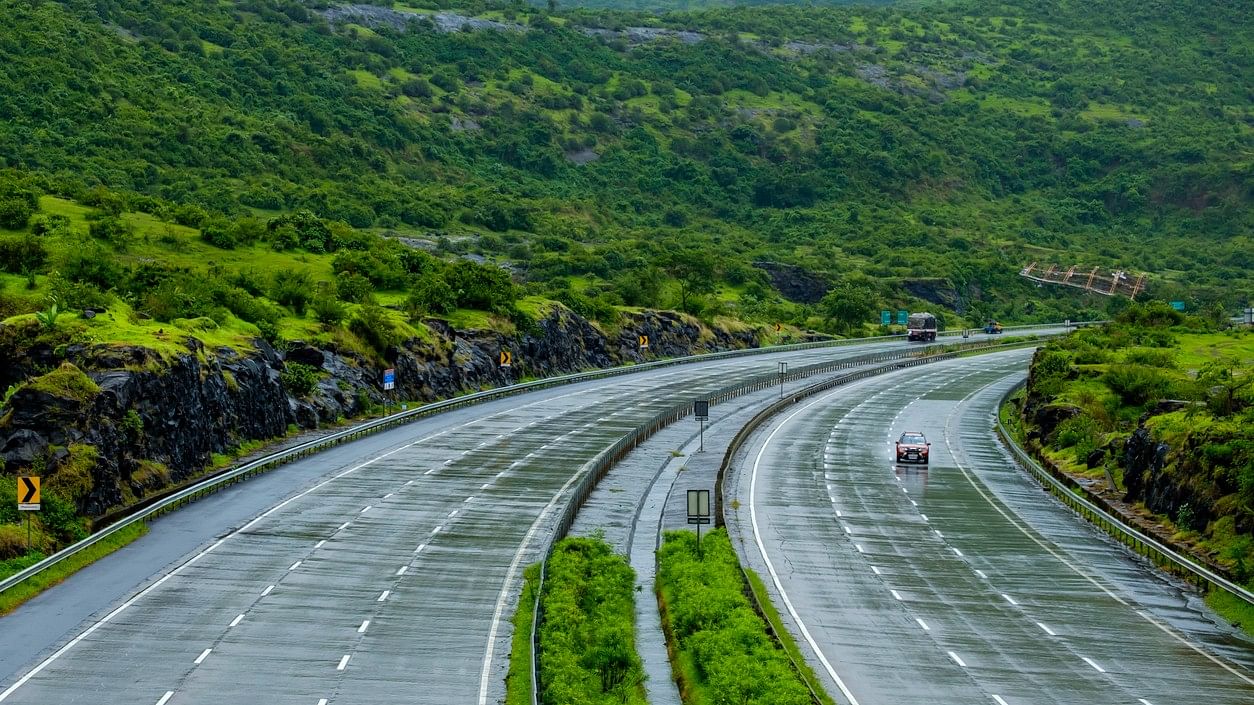 <div class="paragraphs"><p>Representative image of a national highway.</p></div>