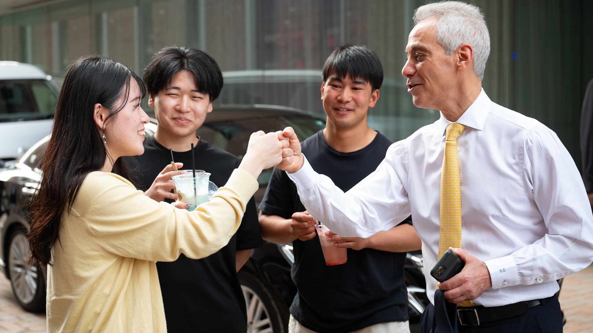 <div class="paragraphs"><p>US ambassador to Japan Rahm Emanuel interacts with university students there</p></div>