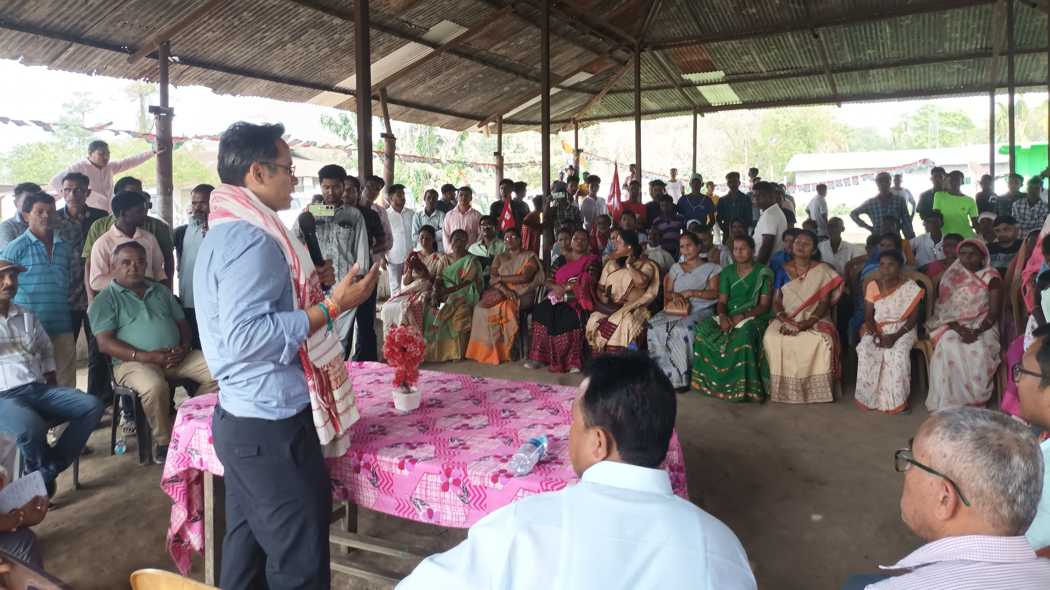 <div class="paragraphs"><p>Gaurav Gogoi in Mohkhuti Tea Estate in Jorhat. </p></div>