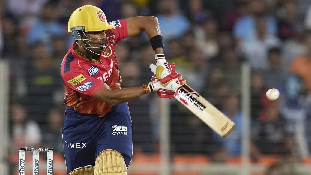 <div class="paragraphs"><p>Kings batter Shashank Singh plays a shot during the Indian Premier League (IPL) 2024 T20 cricket match between Gujarat Titans and Punjab Kings at the Narendra Modi Stadium, Ahmedabad, Thursday, April 04, 2024.</p></div>