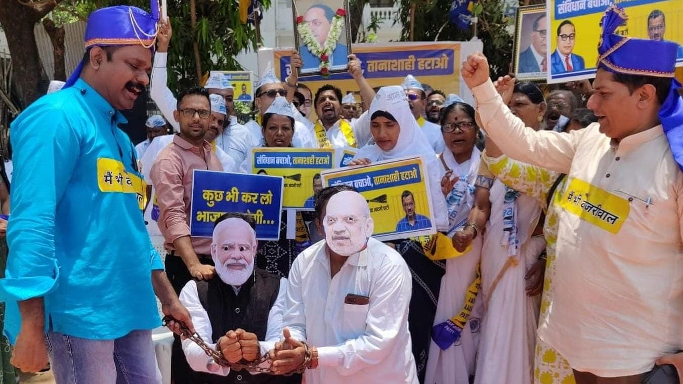 <div class="paragraphs"><p>AAP workers during&nbsp;'Samvidhan Bachao, Tanashahi Hatao' at&nbsp;at the party headquarters  on Rouse Avenue in New Delhi on Sunday.</p></div>