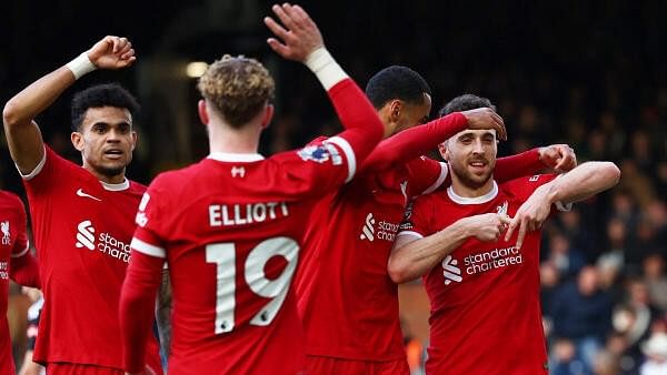 <div class="paragraphs"><p>Liverpool players celebrate their win against 12th placed Fulham</p></div>