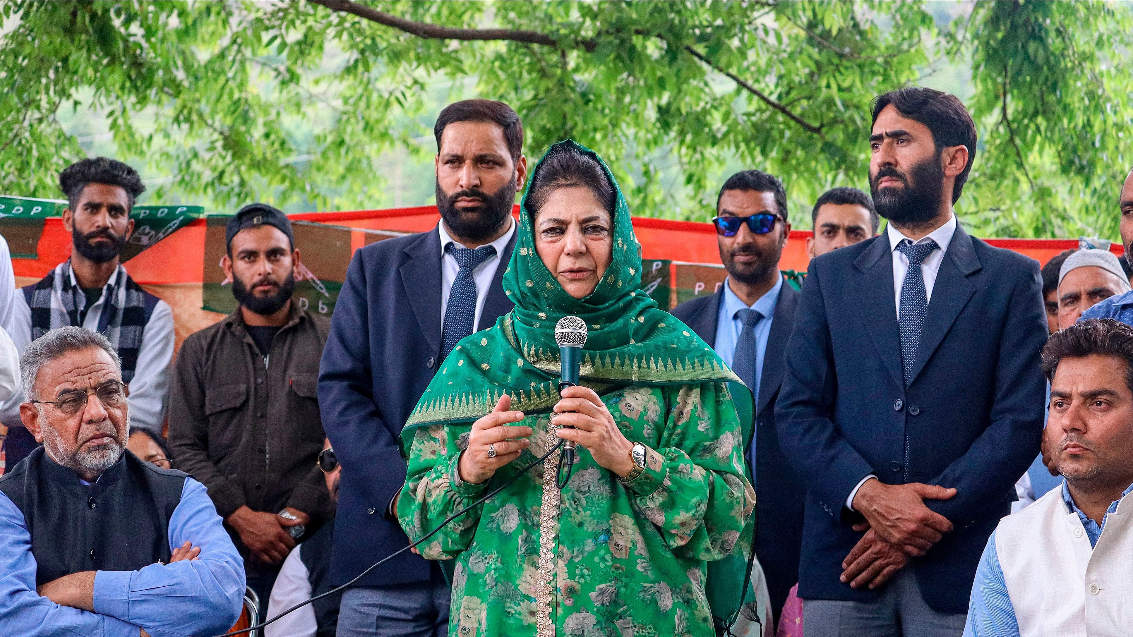 <div class="paragraphs"><p>Poonch: PDP President Mehbooba Mufti addresses a gathering, at Mendhar in Poonch district, Friday, April 26, 2024. </p></div>
