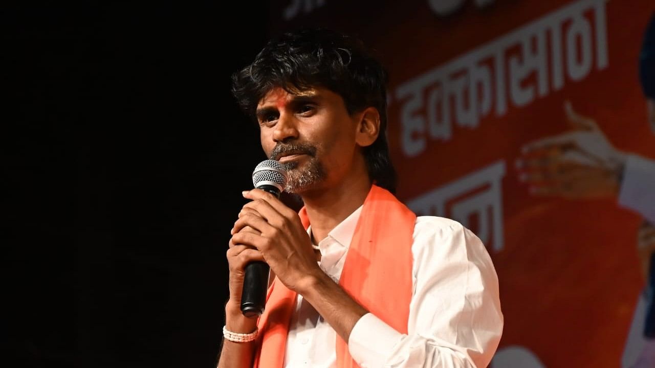 <div class="paragraphs"><p>Maratha activist&nbsp;Manoj Jarange Patil speaking at rally organised by MES in Belagavi on Tuesday</p></div>