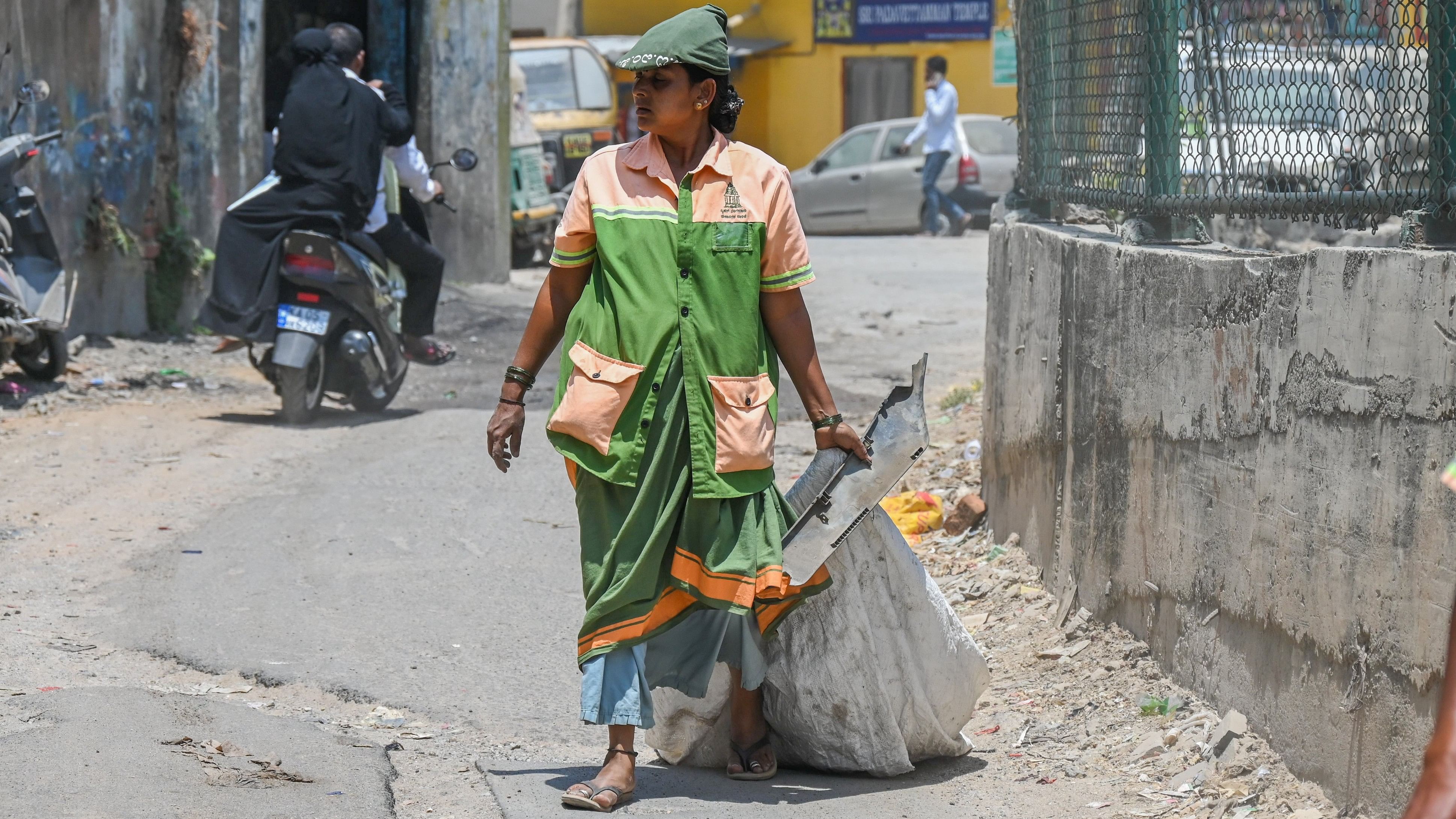 <div class="paragraphs"><p>Although the disaster authority’s circular urges them to wear light-coloured cotton clothes, the fabric of uniforms provided to pourakarmikas are not suitable for high temperatures. </p></div>